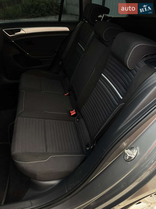 Універсал Volkswagen Golf 2014 в Харкові