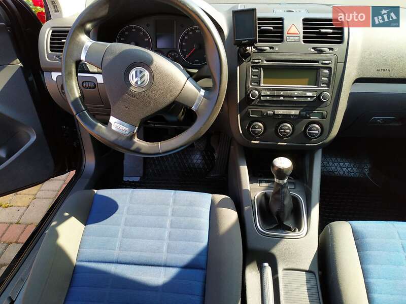 Хэтчбек Volkswagen Golf 2007 в Луцке