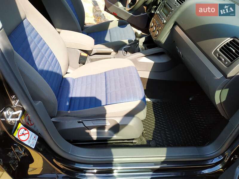 Хэтчбек Volkswagen Golf 2007 в Луцке