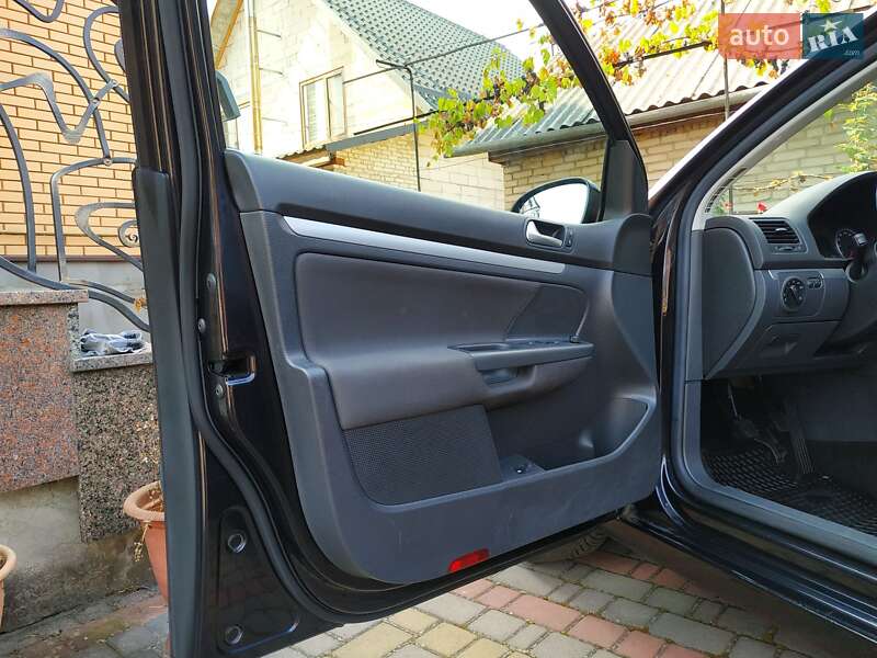 Хэтчбек Volkswagen Golf 2007 в Луцке