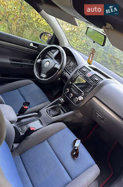 Хэтчбек Volkswagen Golf 2006 в Дрогобыче