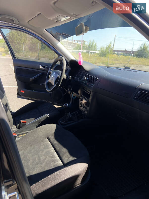 Хэтчбек Volkswagen Golf 1999 в Киеве