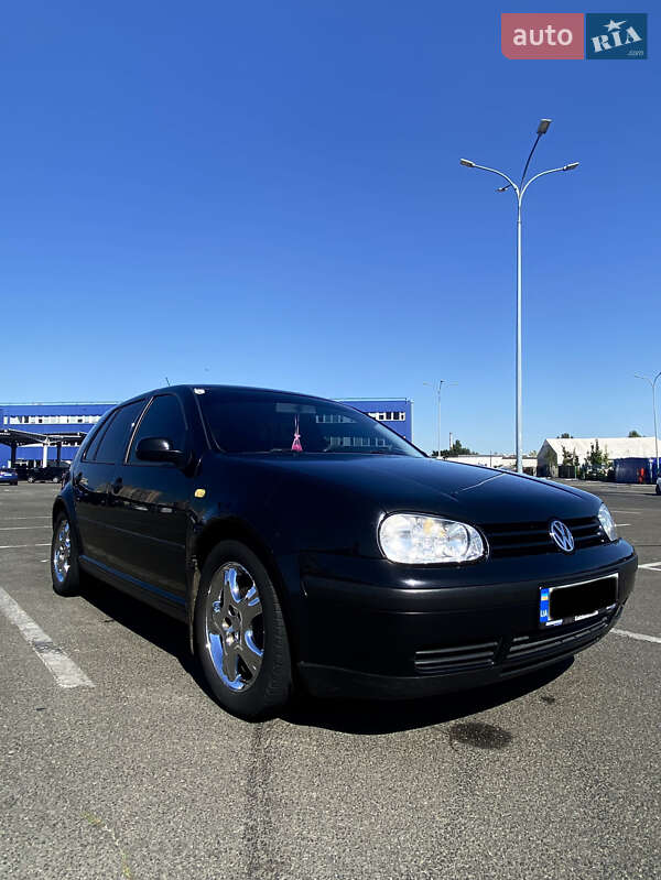 Хэтчбек Volkswagen Golf 1999 в Киеве
