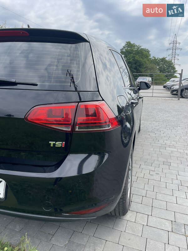 Хетчбек Volkswagen Golf 2015 в Львові