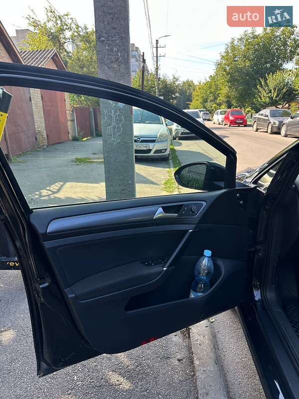 Хетчбек Volkswagen Golf 2017 в Вінниці