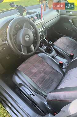Хэтчбек Volkswagen Golf 2004 в Бучаче