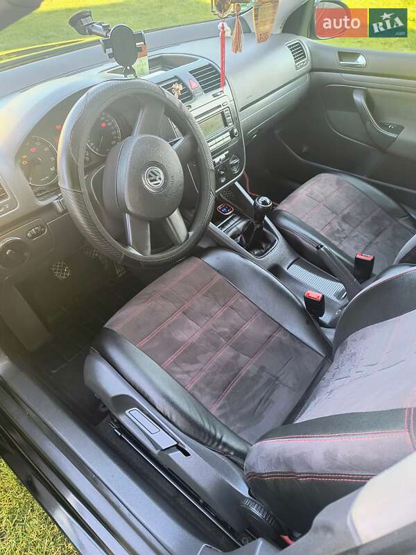 Volkswagen Golf 2004