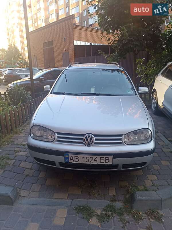 Volkswagen Golf 2003