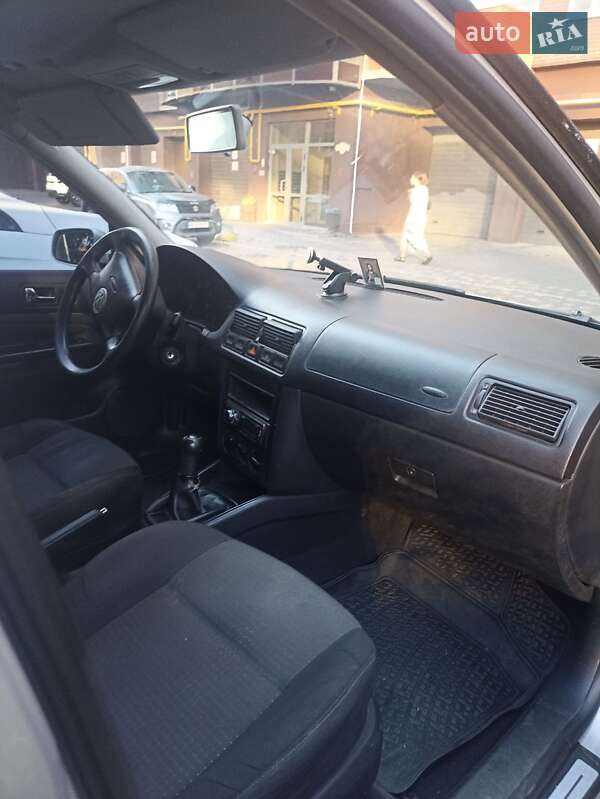 Универсал Volkswagen Golf 2003 в Виннице