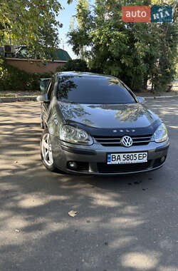 Хэтчбек Volkswagen Golf 2005 в Николаеве