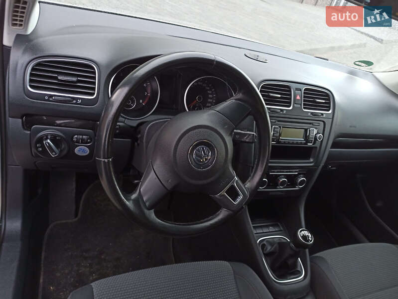 Универсал Volkswagen Golf 2010 в Балте