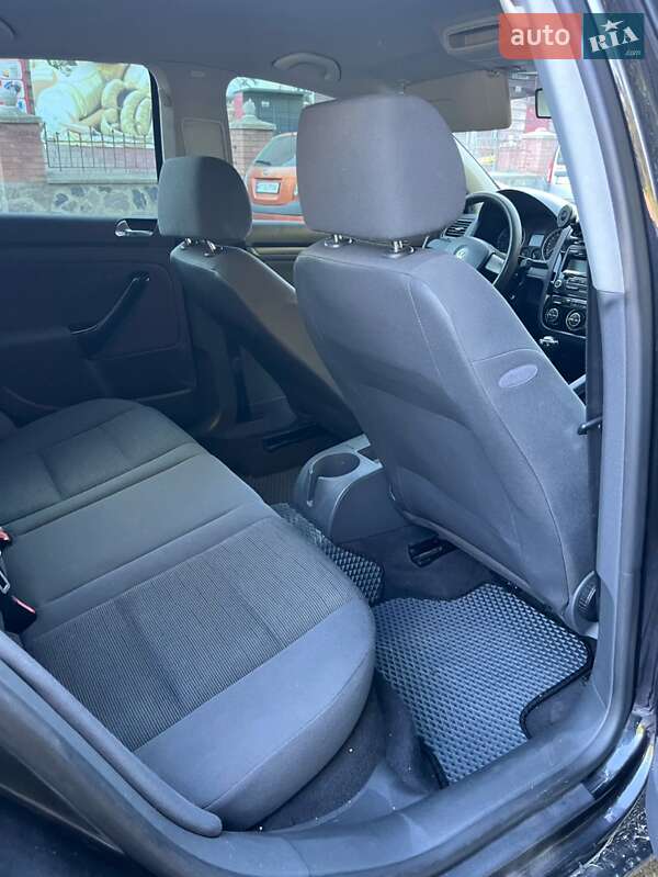 Хетчбек Volkswagen Golf 2005 в Білій Церкві