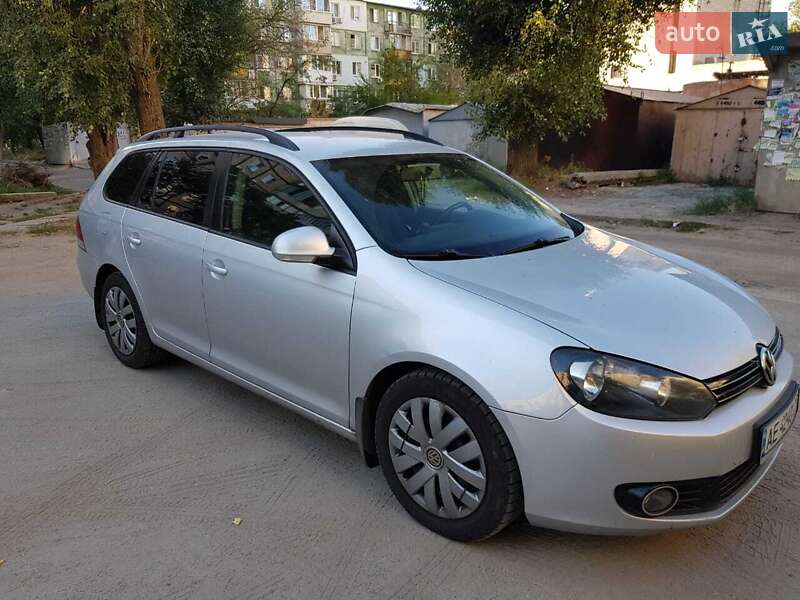 Універсал Volkswagen Golf 2009 в Дніпрі