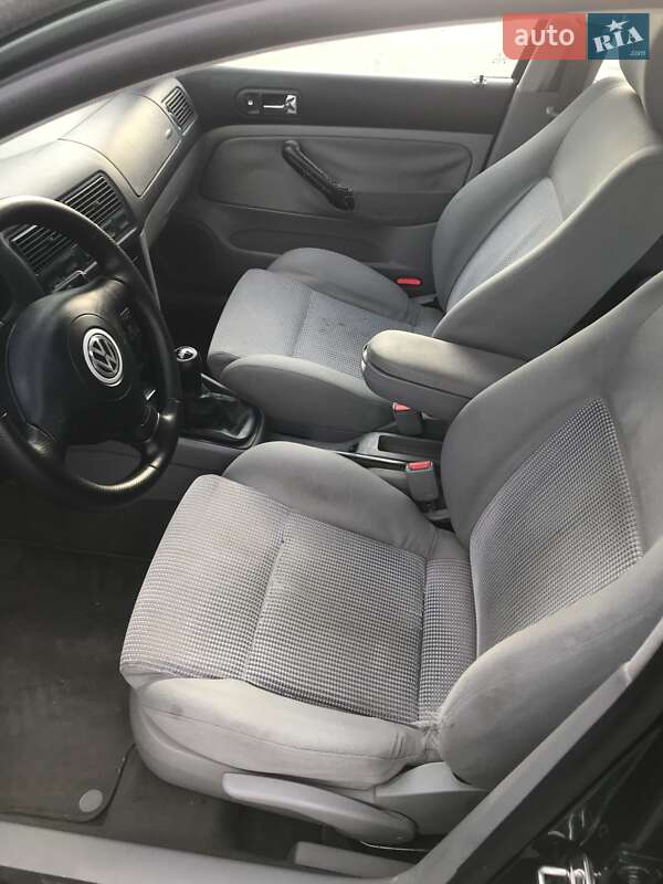 Хетчбек Volkswagen Golf 1998 в Харкові