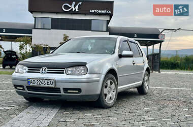 Хэтчбек Volkswagen Golf 2002 в Иршаве