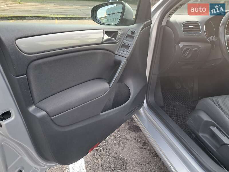 Хетчбек Volkswagen Golf 2011 в Борисполі