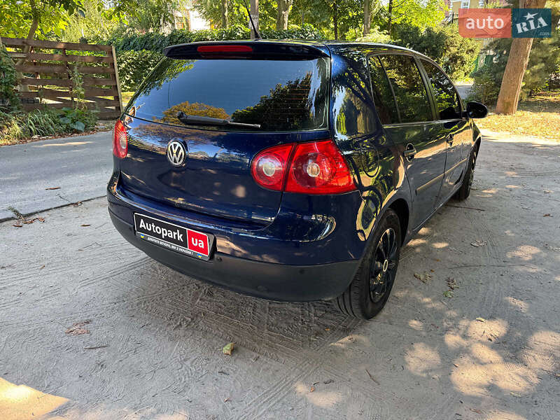 Хетчбек Volkswagen Golf 2005 в Києві