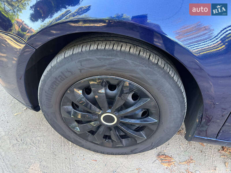 Хетчбек Volkswagen Golf 2005 в Києві