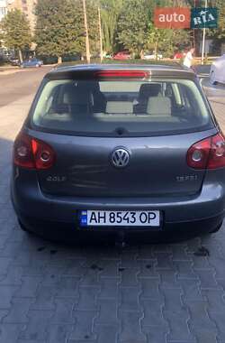 Хетчбек Volkswagen Golf 2005 в Житомирі
