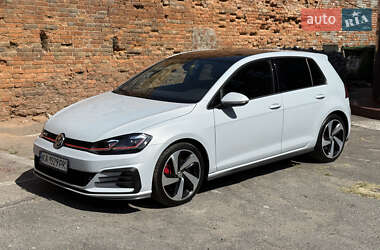 Хетчбек Volkswagen Golf 2018 в Дніпрі