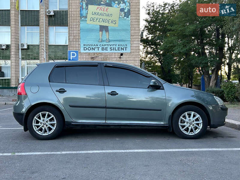 Хетчбек Volkswagen Golf 2005 в Миколаєві