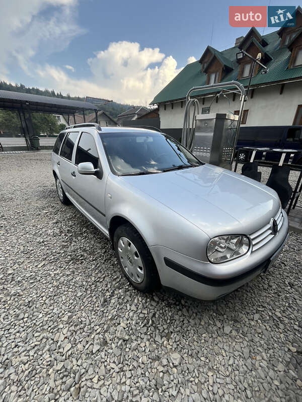 Універсал Volkswagen Golf 2000 в Рахові