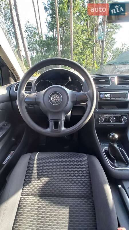 Универсал Volkswagen Golf 2010 в Житомире