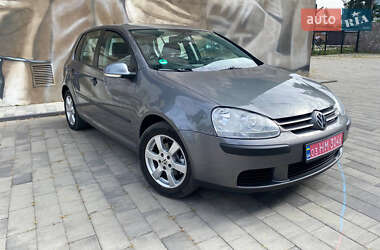 Хетчбек Volkswagen Golf 2006 в Охтирці