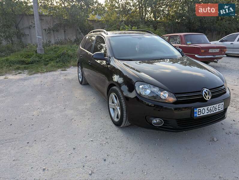 Універсал Volkswagen Golf 2010 в Тернополі