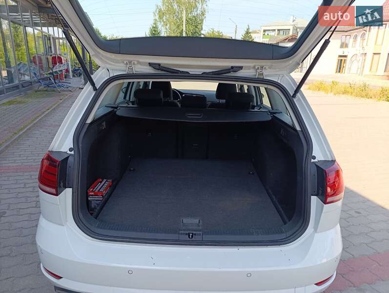 Універсал Volkswagen Golf 2020 в Коломиї