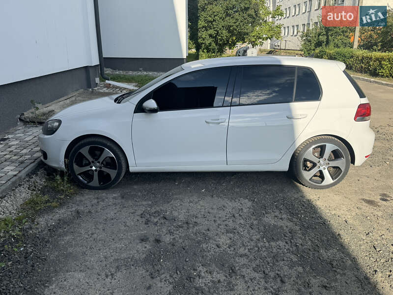 Хэтчбек Volkswagen Golf 2009 в Луцке