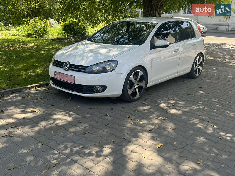 Хэтчбек Volkswagen Golf 2009 в Луцке