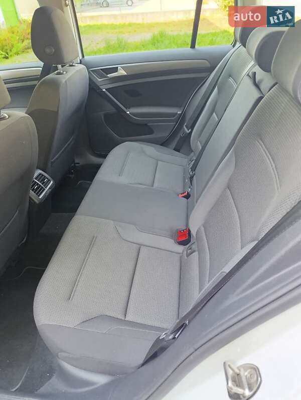 Універсал Volkswagen Golf 2020 в Коломиї