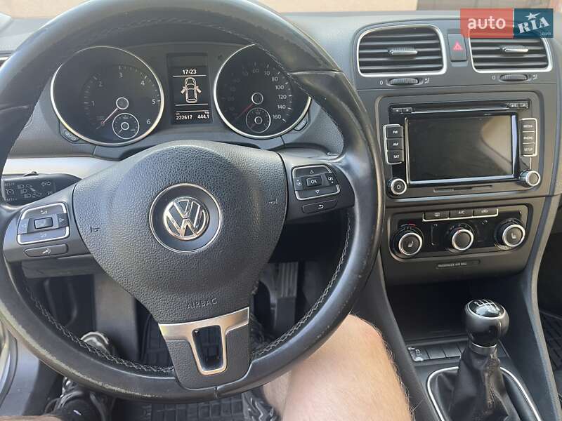 Хетчбек Volkswagen Golf 2014 в Коломиї
