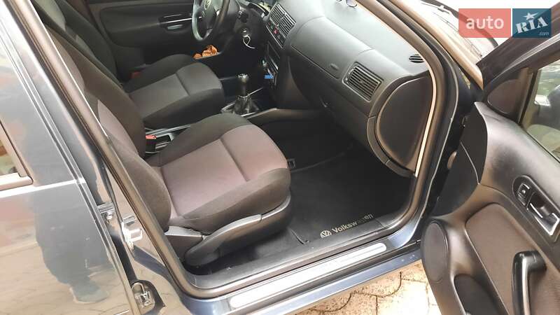 Хетчбек Volkswagen Golf 2000 в Харкові