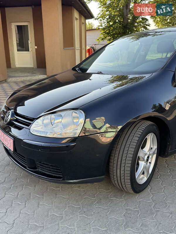 Хетчбек Volkswagen Golf 2007 в Великій Багачці