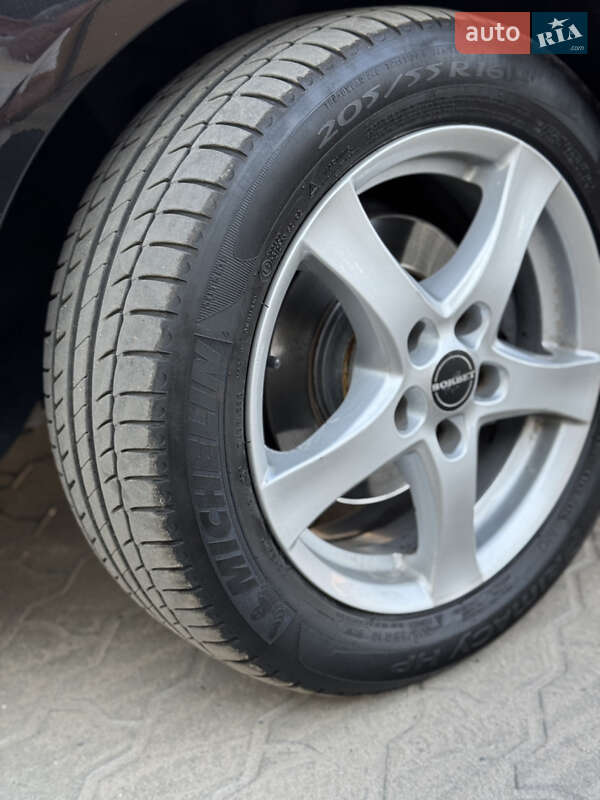 Хетчбек Volkswagen Golf 2007 в Великій Багачці