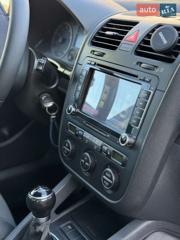 Хетчбек Volkswagen Golf 2007 в Великій Багачці