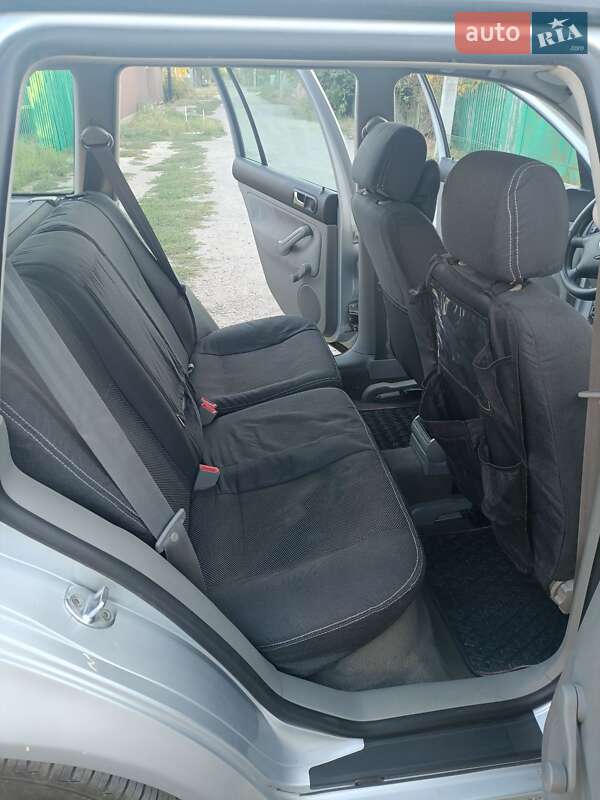 Универсал Volkswagen Golf 2001 в Новомосковске фото 13 Универсал Volkswagen Golf 2001 в Новомосковске