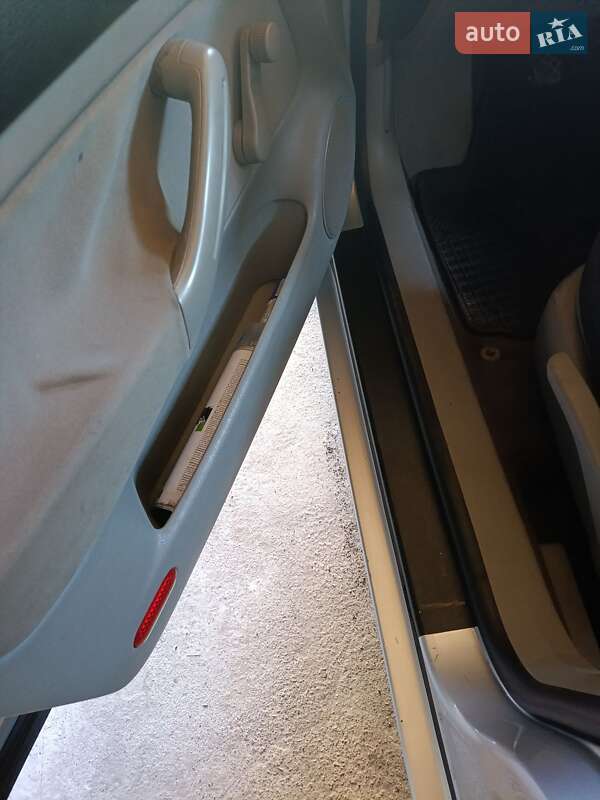 Универсал Volkswagen Golf 2001 в Новомосковске фото 14 Универсал Volkswagen Golf 2001 в Новомосковске