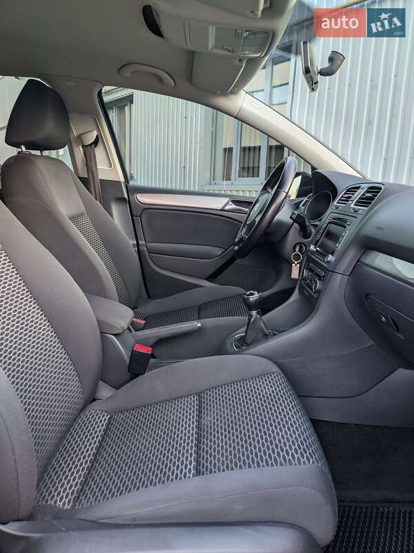 Хетчбек Volkswagen Golf 2012 в Мукачевому