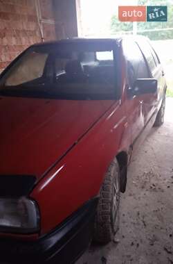 Хетчбек Volkswagen Golf 1993 в Чернівцях
