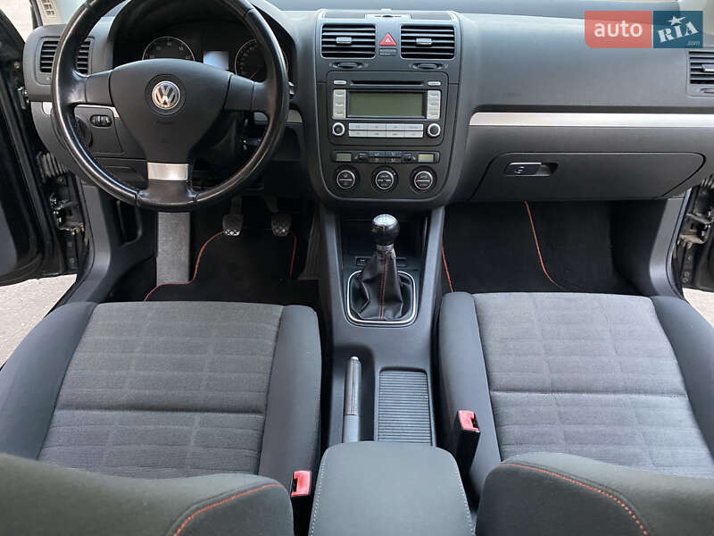 Хетчбек Volkswagen Golf 2007 в Охтирці