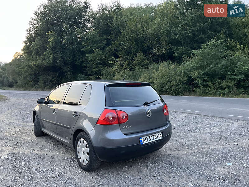 Хетчбек Volkswagen Golf 2005 в Сваляві фото 4 Хетчбек Volkswagen Golf 2005 в Сваляві