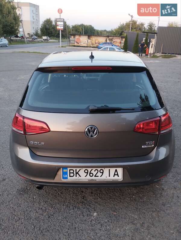 Хэтчбек Volkswagen Golf 2016 в Дубно