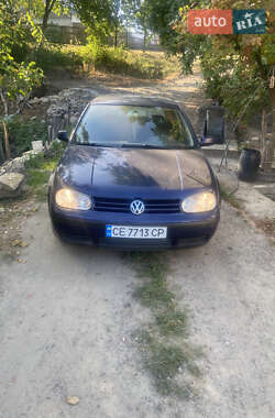 Хетчбек Volkswagen Golf 2001 в Шиловці