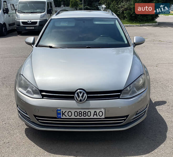 Універсал Volkswagen Golf 2014 в Ужгороді