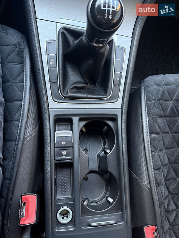 Універсал Volkswagen Golf 2014 в Ужгороді