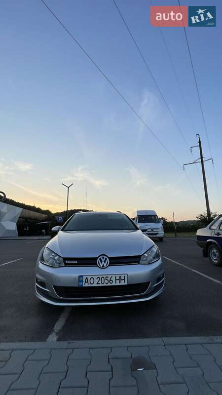 Универсал Volkswagen Golf 2016 в Иршаве