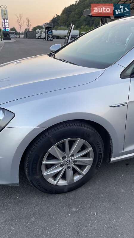 Универсал Volkswagen Golf 2016 в Иршаве